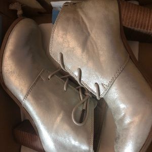 Toms Lunata Lace Up booties